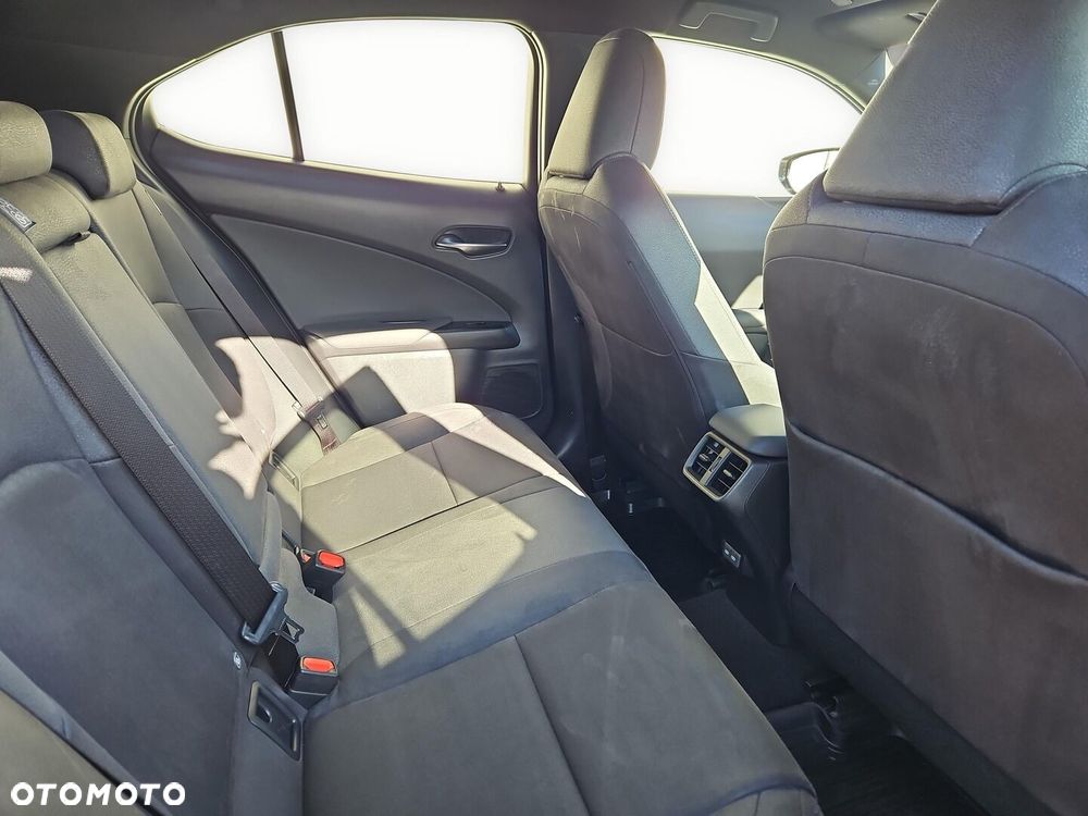 Lexus UX 250h GPF Business 2WD - 23