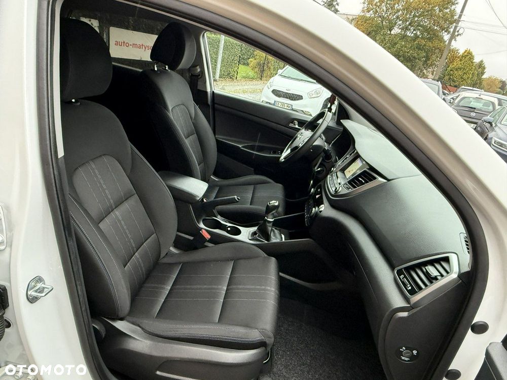 Hyundai Tucson 1.6 GDI BlueDrive Style 2WD - 25