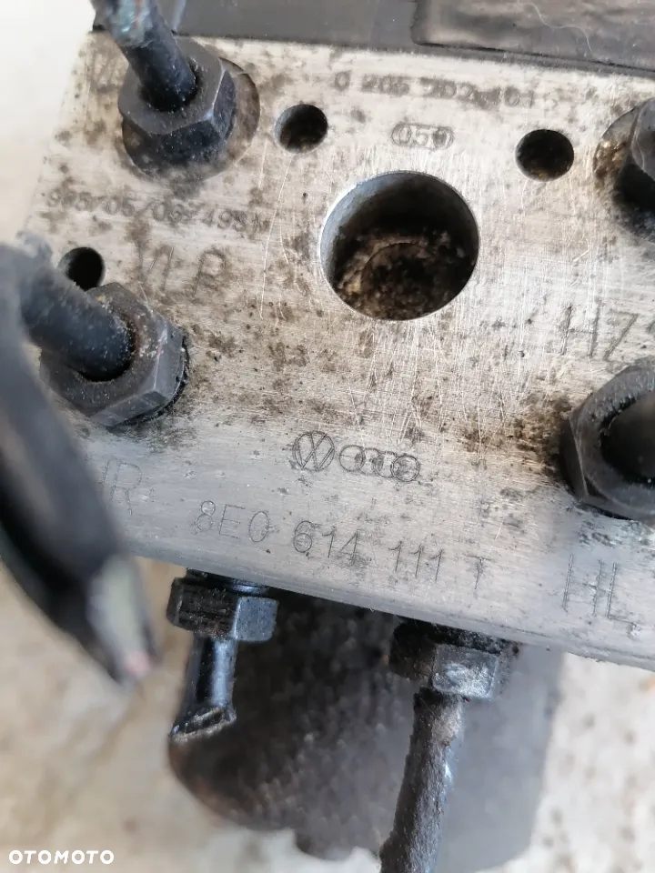Pompa Sterownik Hamulcowy ABS Hamulcowa VAG 8E0614111T - 2