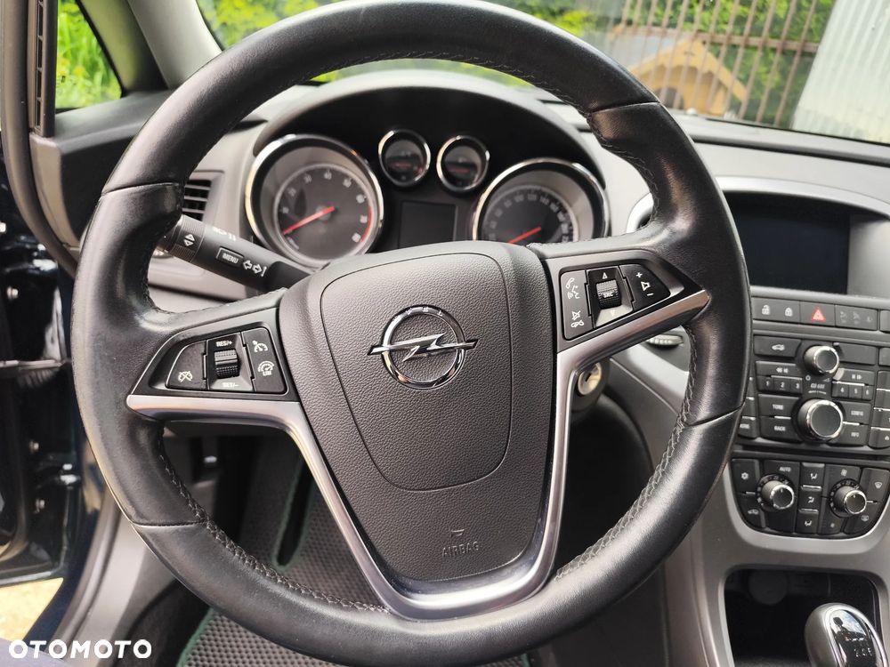 Opel Astra 1.4 T Executive EU6 - 11