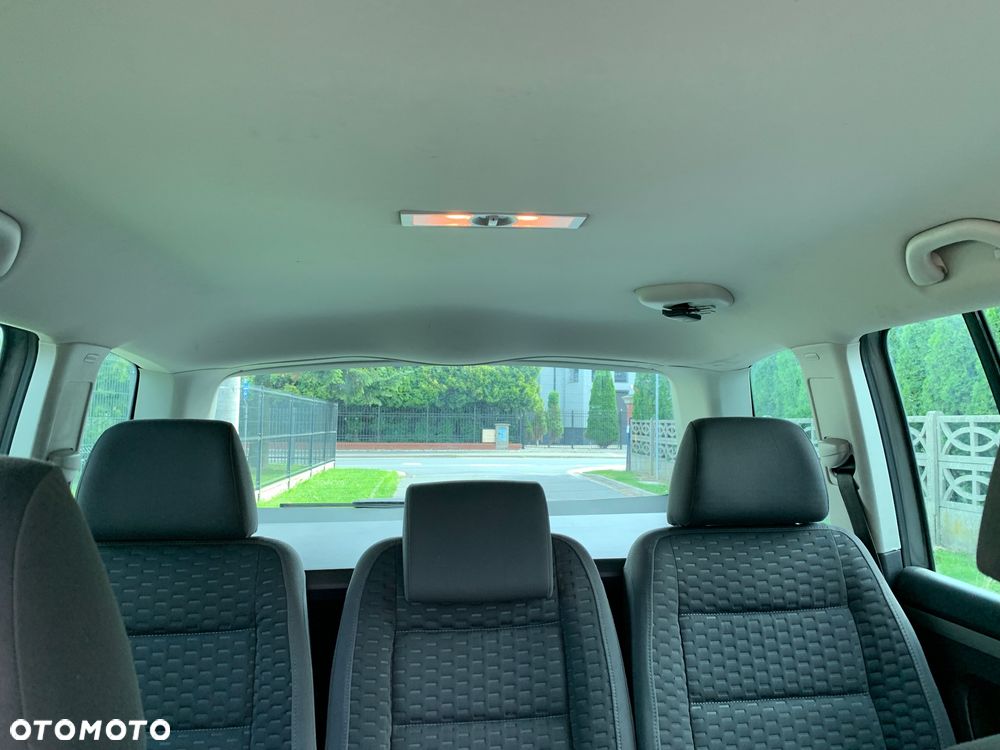Volkswagen Touran 1.9 TDI DSG Trendline - 30