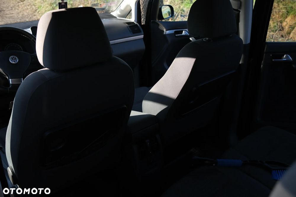 Volkswagen Touran 2.0 TDI DPF Highline - 25