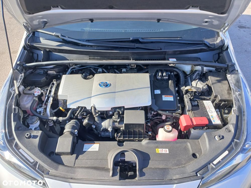 Toyota Prius Hybrid - 4
