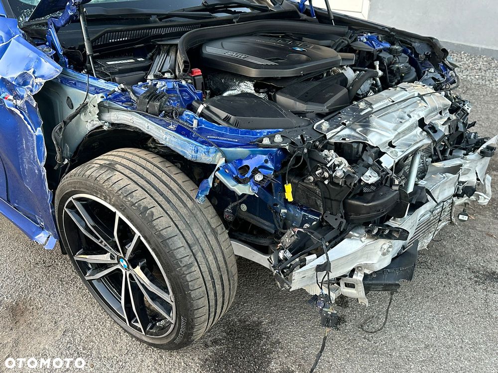 BMW Seria 3 320d xDrive Sport - 9