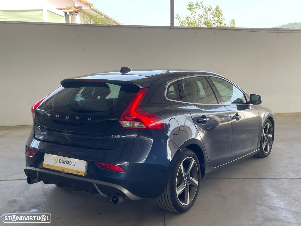 Volvo V40 D2 R Design - 5