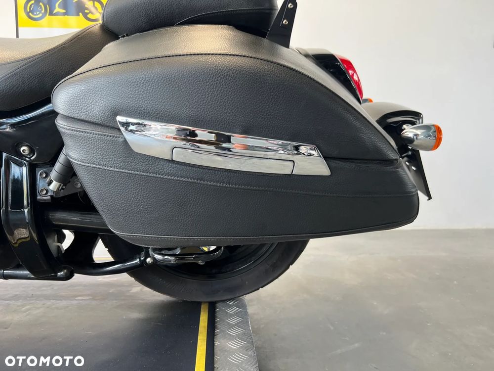 Suzuki Intruder - 13