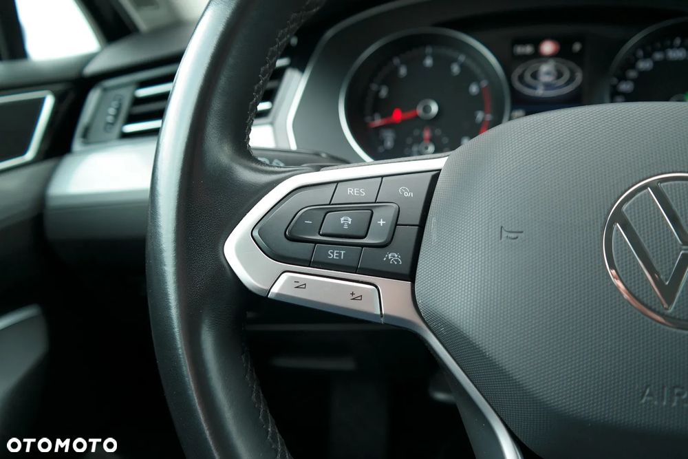 Volkswagen Passat 2.0 TSI Business DSG - 17