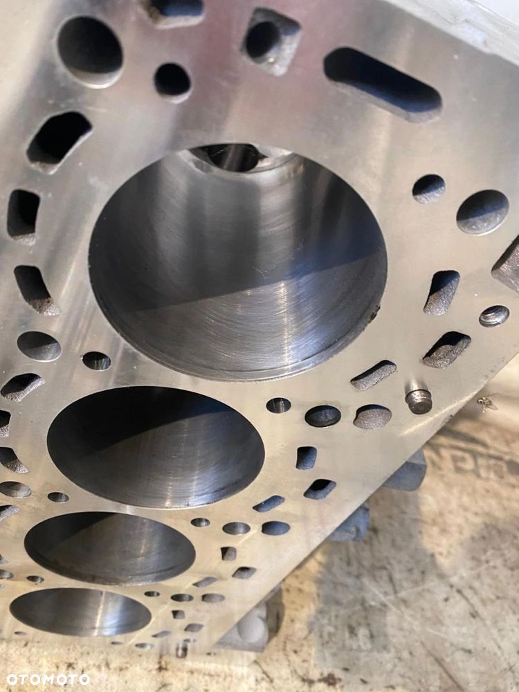 SILNIK GOŁY SŁUPEK MERCEDES BENZ 654920 2.2 CDI - 2