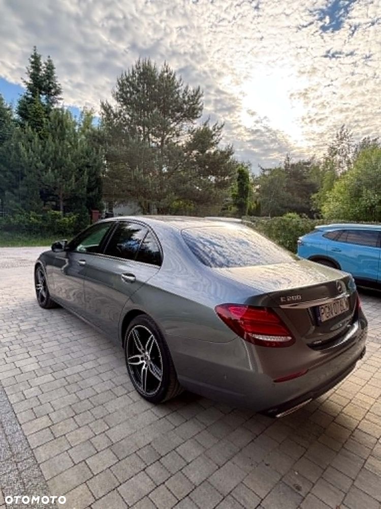 Mercedes-Benz Klasa E - 9