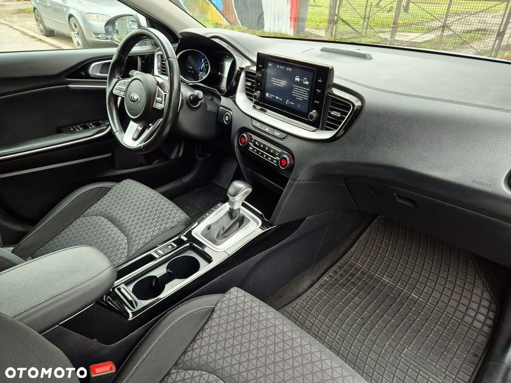Kia Ceed 1.6 GDI PHEV L DCT - 18