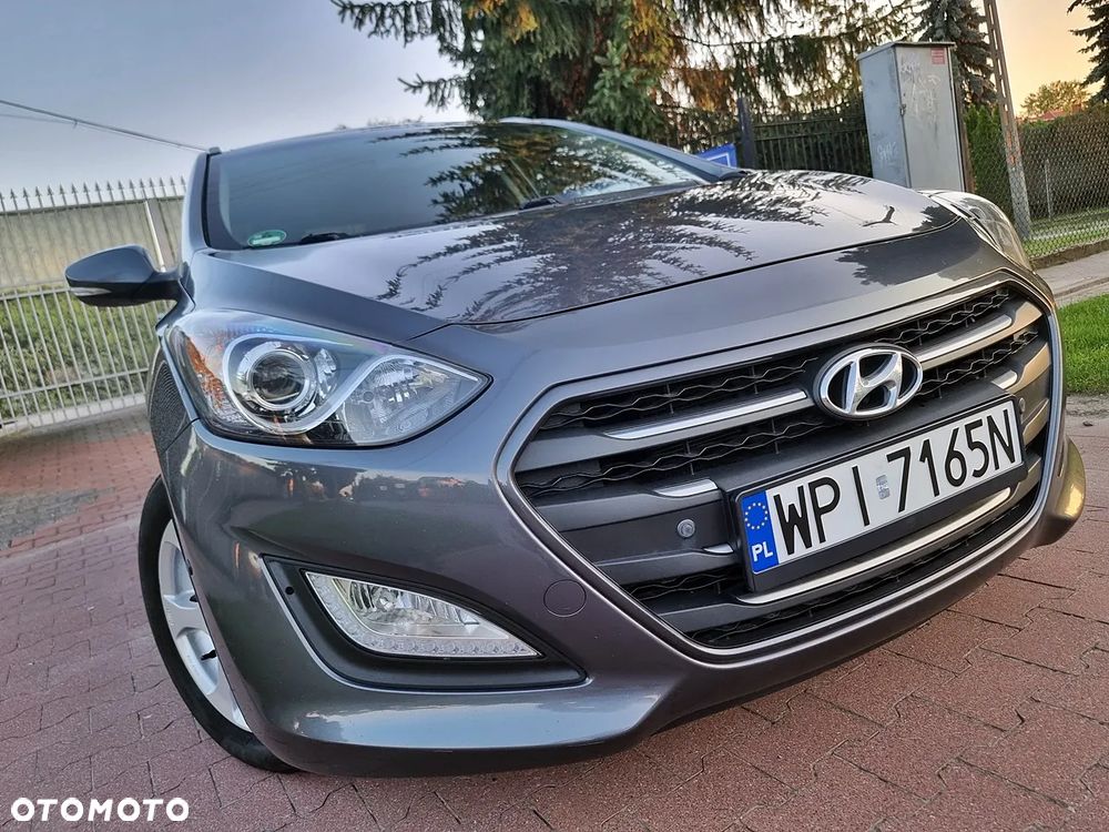 Hyundai i30 blue Kombi 1.6 GDi Style - 17