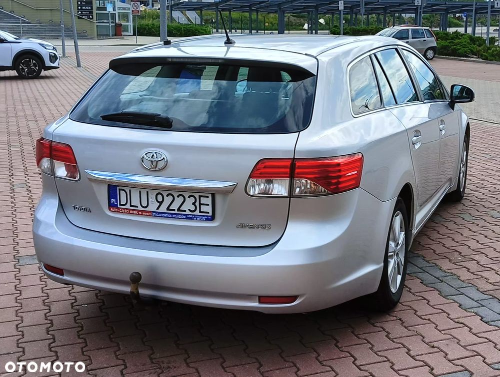 Toyota Avensis 2.0 Style MS - 12