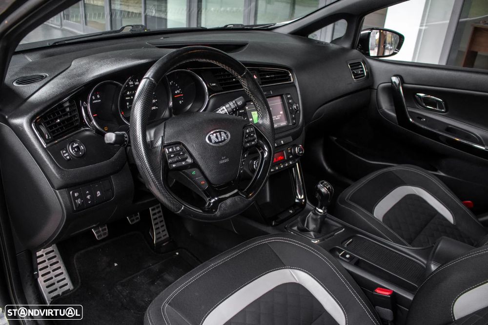 Kia Ceed SW 1.6 CRDi GT Line - 27