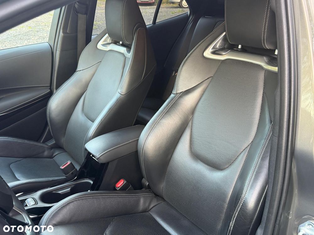 Toyota Corolla 2.0 Hybrid GR Sport - 25