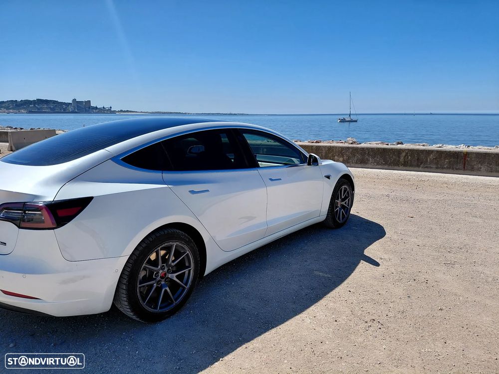 Tesla Model 3 Standard Range Plus RWD - 1