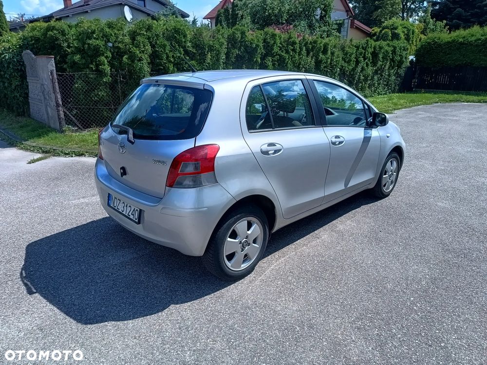 Toyota Yaris 1.0 Luna - 4