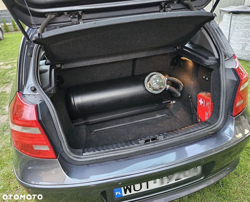 BMW Seria 1 116i - 4