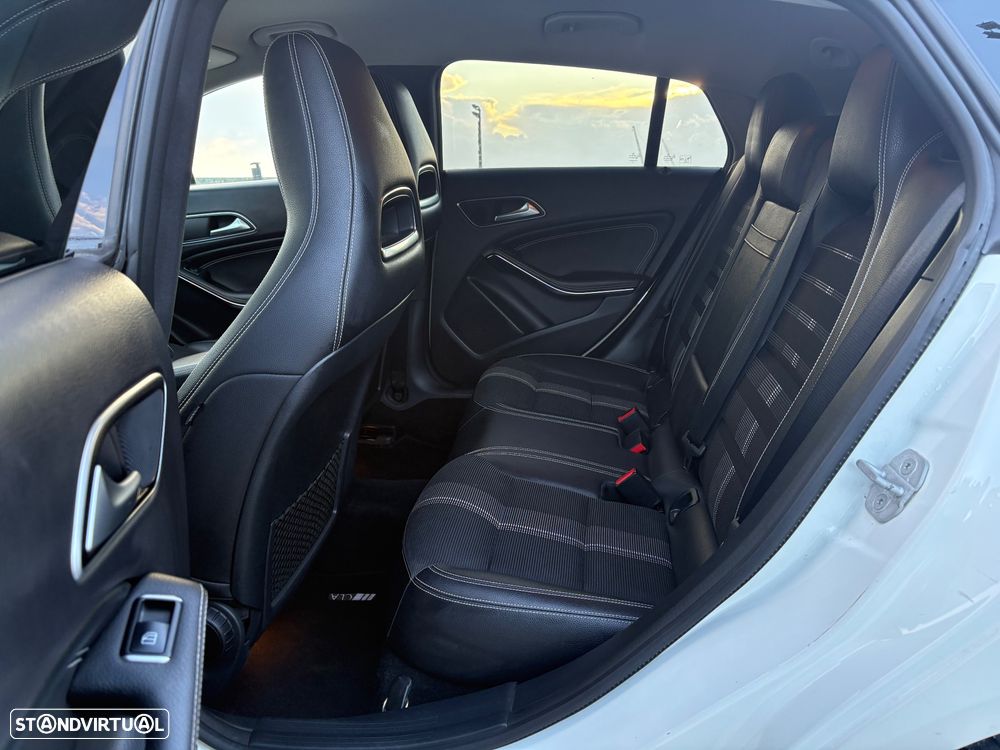 Mercedes-Benz CLA 180 d Shooting Brake Urban Aut. - 12