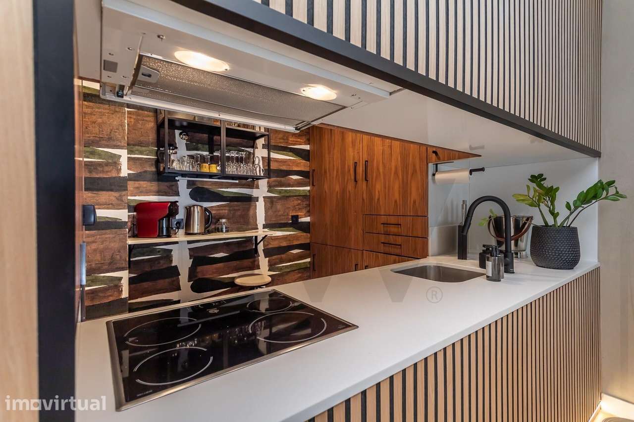 Apartamento T1 de Luxo, com estacionamento,  próximo da Av da Liberdad - Grande imagem: 4/36