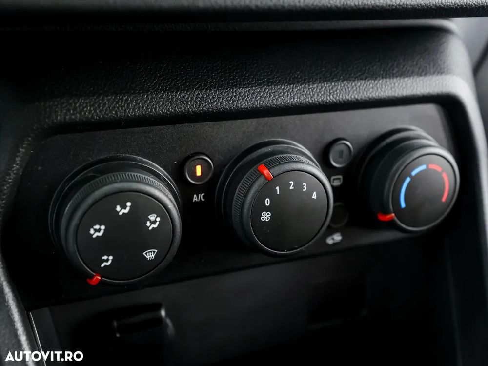 Dacia Logan TCe 90 Essential - 15