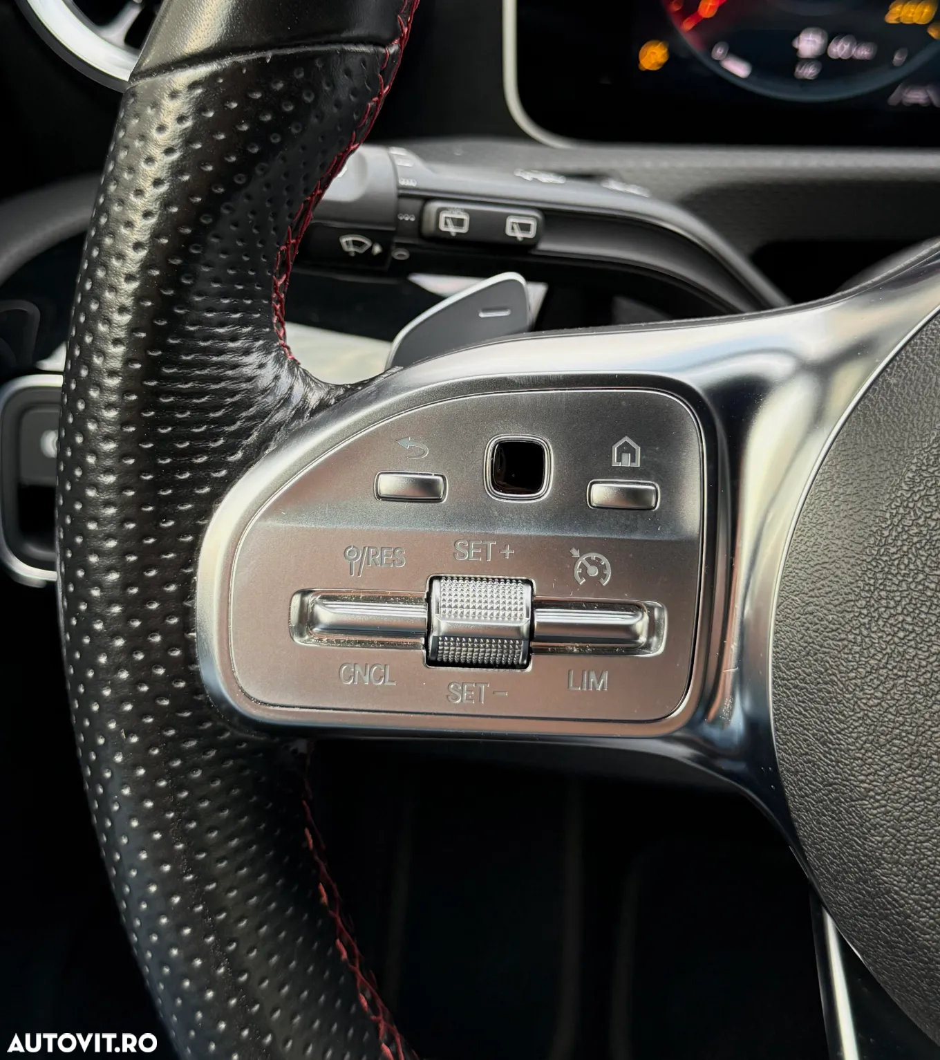 Mercedes-Benz A 180 7G-DCT AMG Line - 24