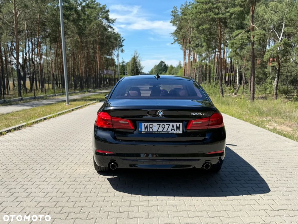 BMW Seria 5 520d Sport Line - 6