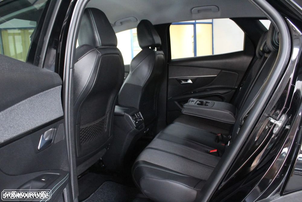 Peugeot 3008 1.2 PureTech Allure Pack EAT8 - 17