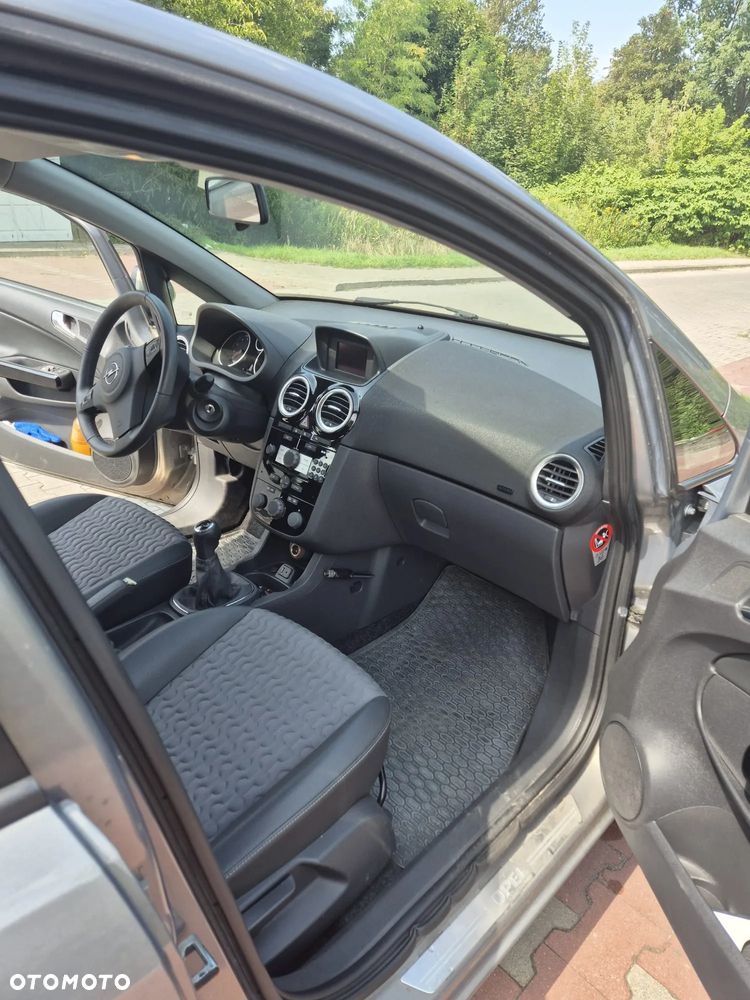 Opel Corsa 1.4 16V Cosmo - 16