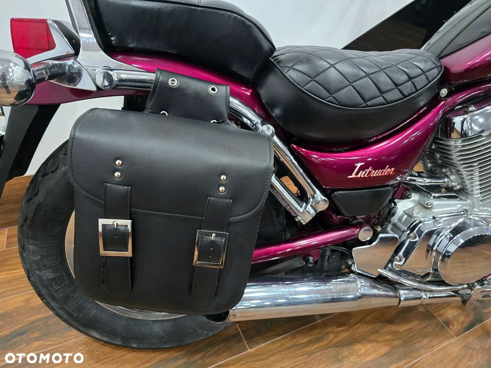 Suzuki Intruder - 14