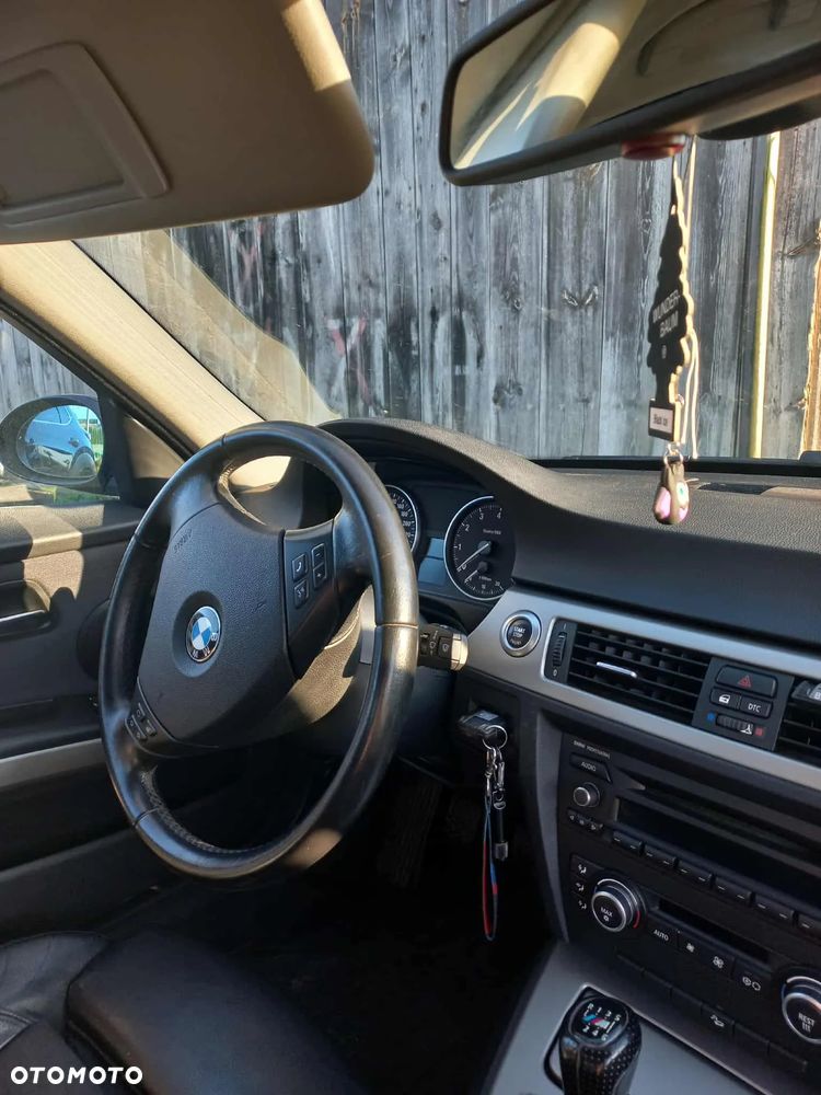 BMW Seria 3 325xi - 2