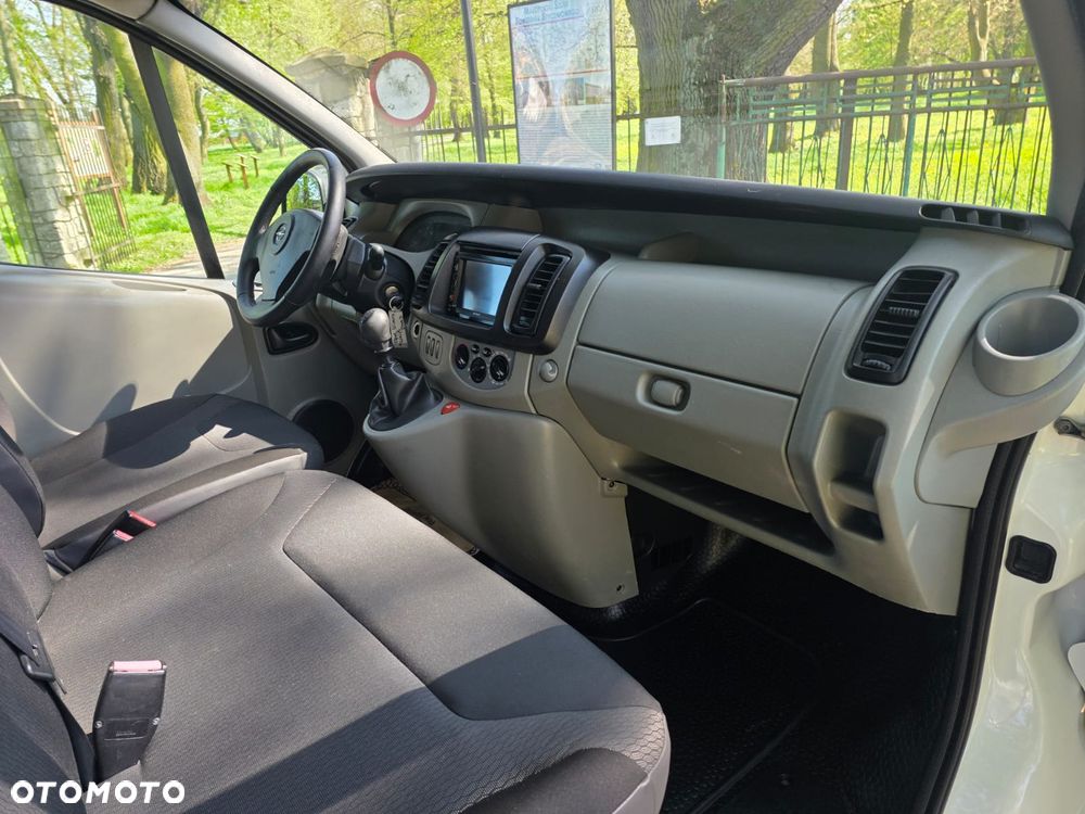 Opel Vivaro - 10