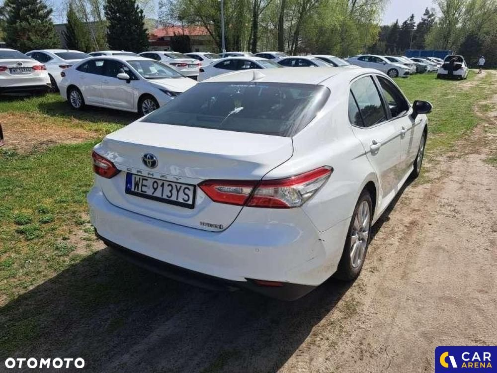 Toyota Camry - 5