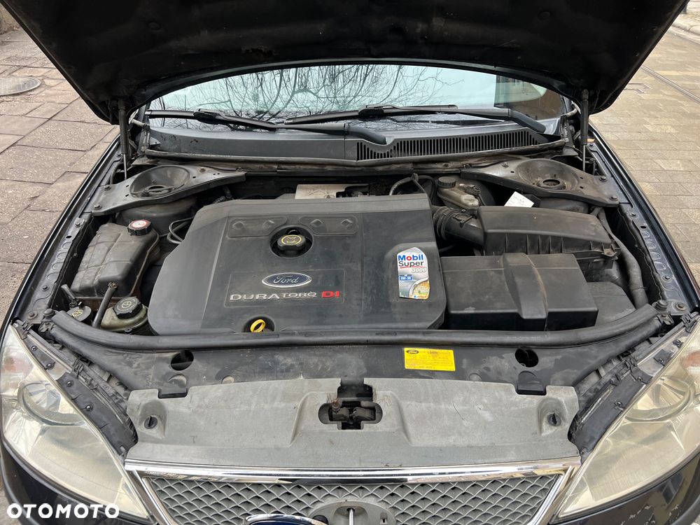 Ford Mondeo 2.0 TDDi Ambiente - 12