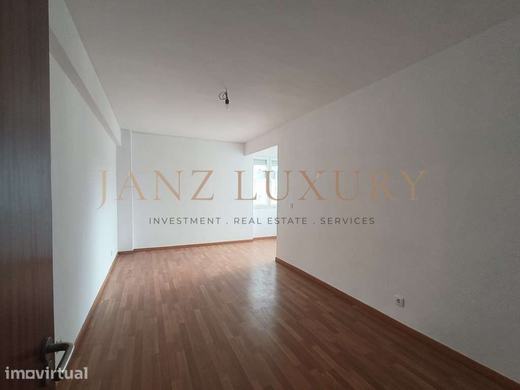 T3 Espaçoso no 8.º Piso em Odivelas - 110m² - Grande imagem: 2/21