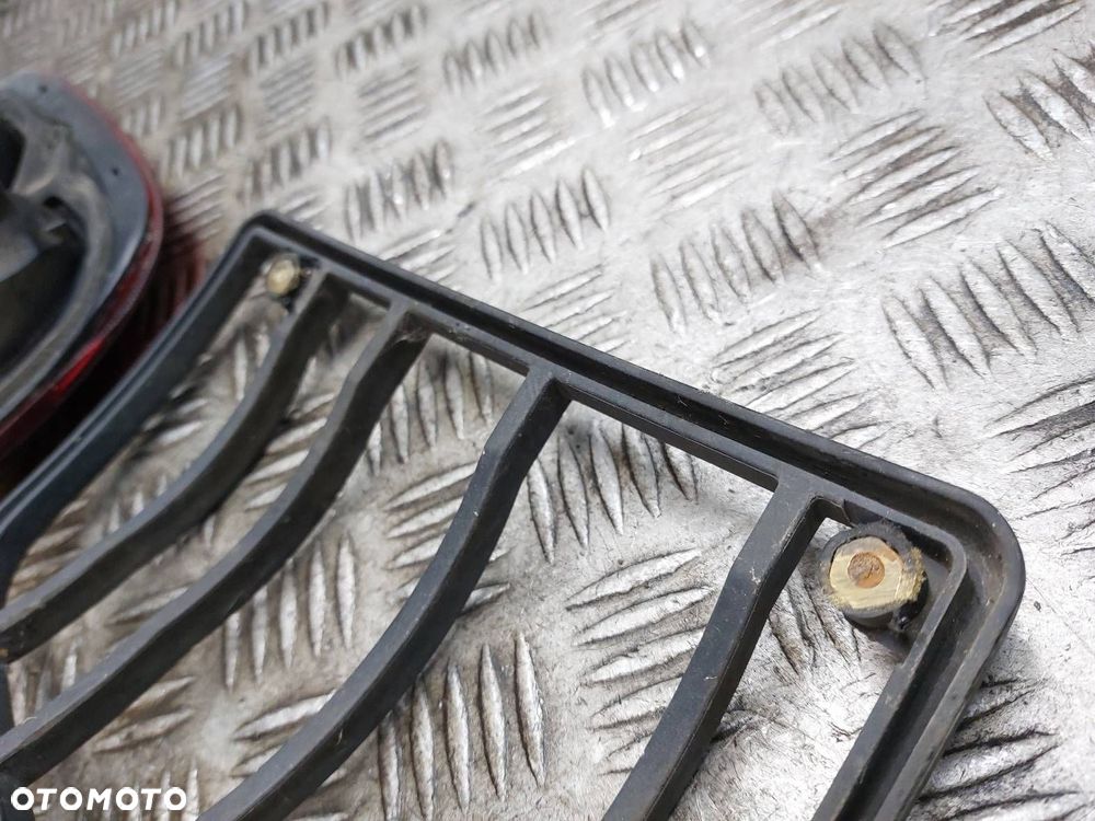 LAMPA LEWY TYŁ + PRAWY TYŁ KRATKI OSŁONY LAND ROVER FREELANDER I - 8