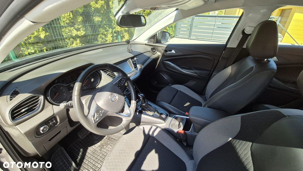 Opel Grandland X 1.6 T Elegance S&S - 18