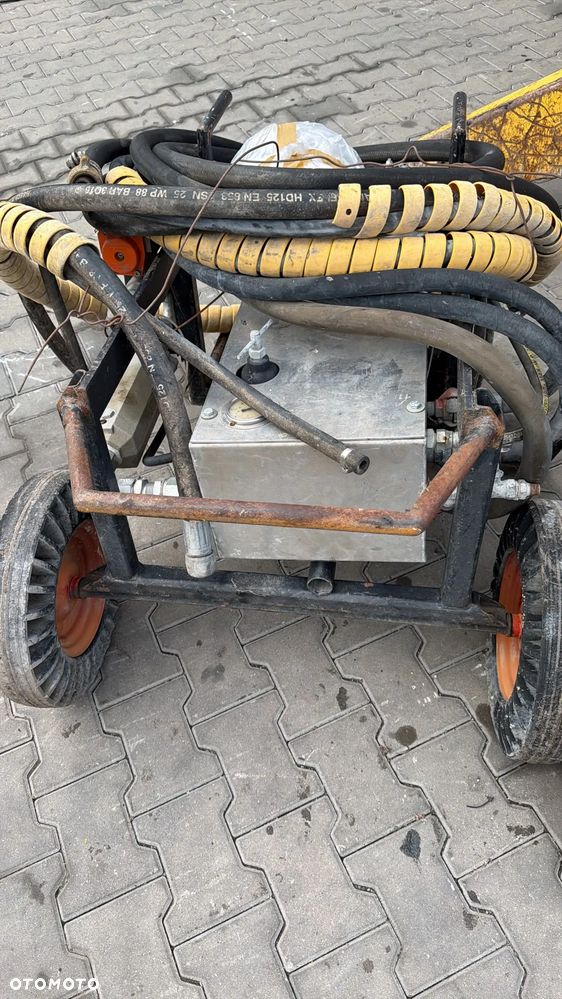Inny Brokk 400 - 4