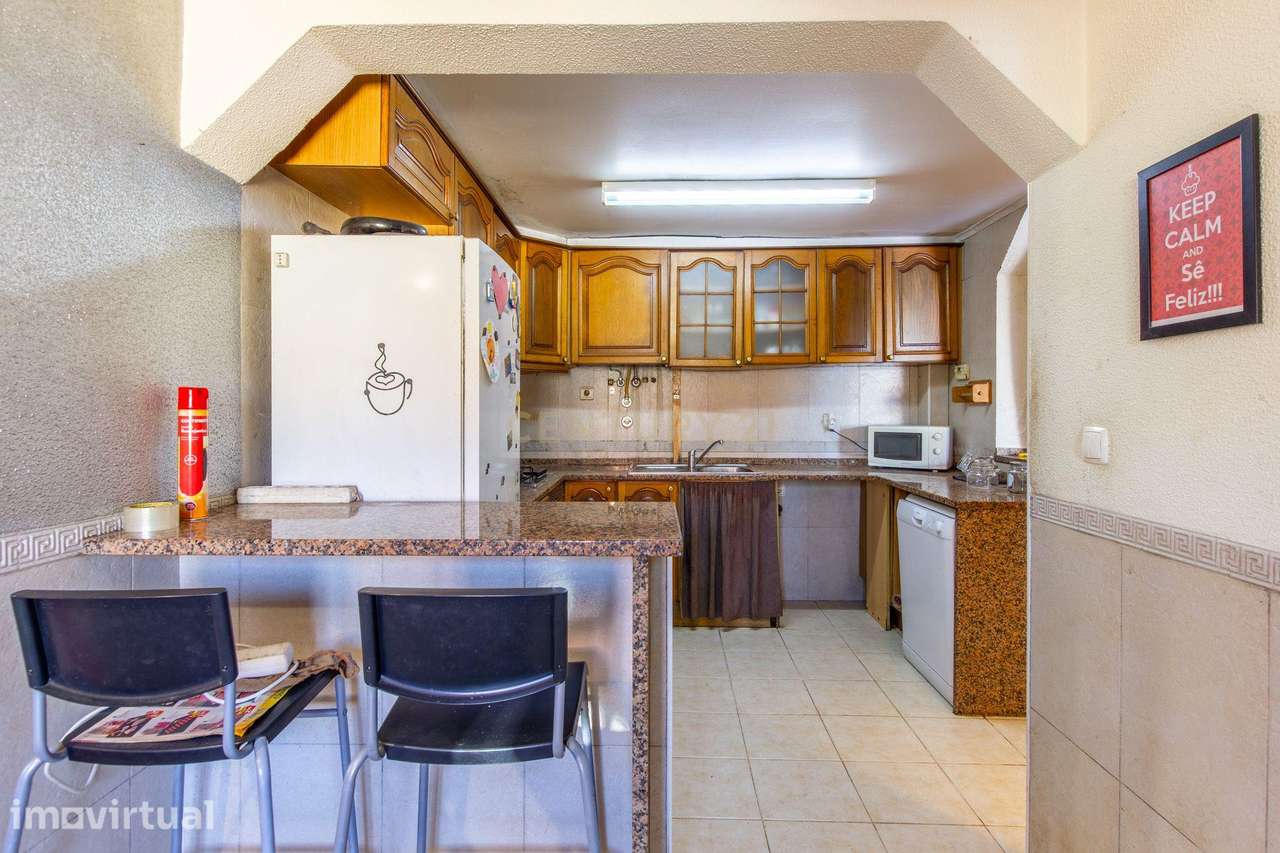 Quinta do Conde - Moradia isolada inserida em terreno de 646m² - Grande imagem: 3/29