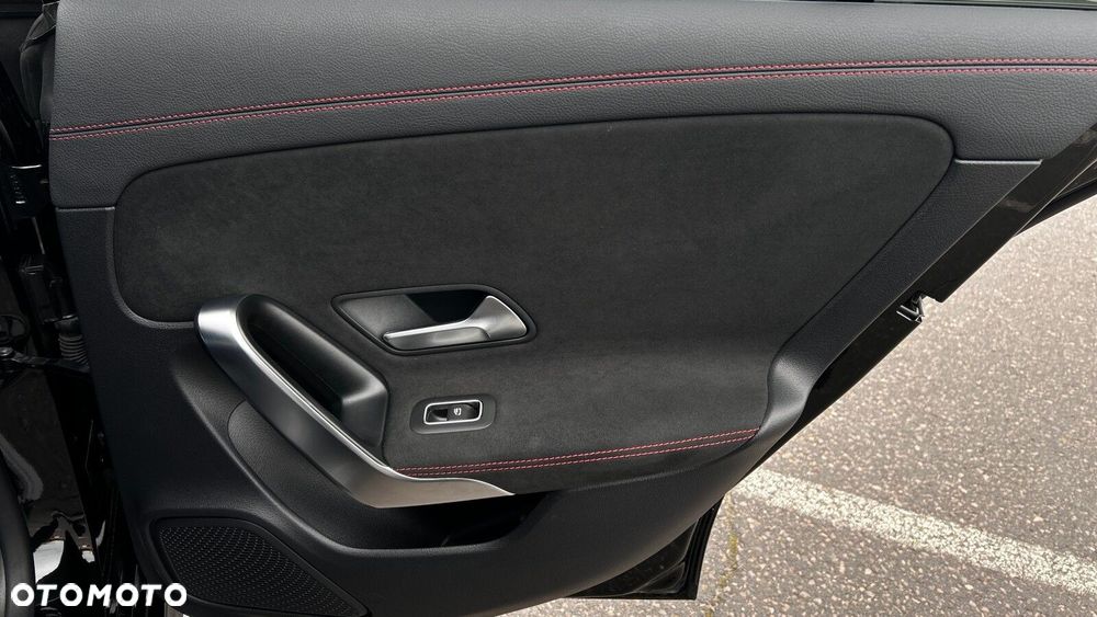 Mercedes-Benz CLA 200 mHEV AMG Line 7G-DCT - 28
