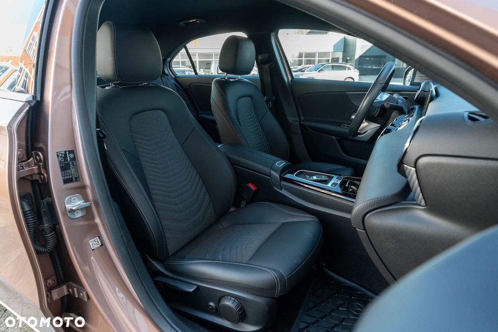 Mercedes-Benz Klasa A 220 4-Matic 7G-DCT - 15