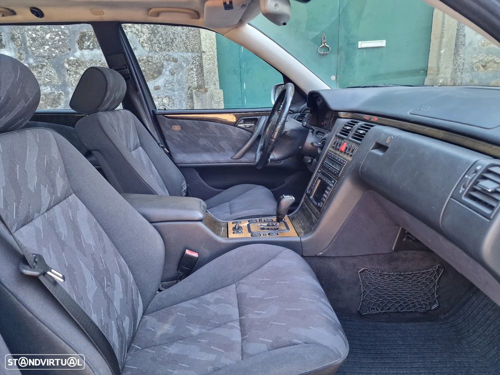 Mercedes-Benz E 270 - 9