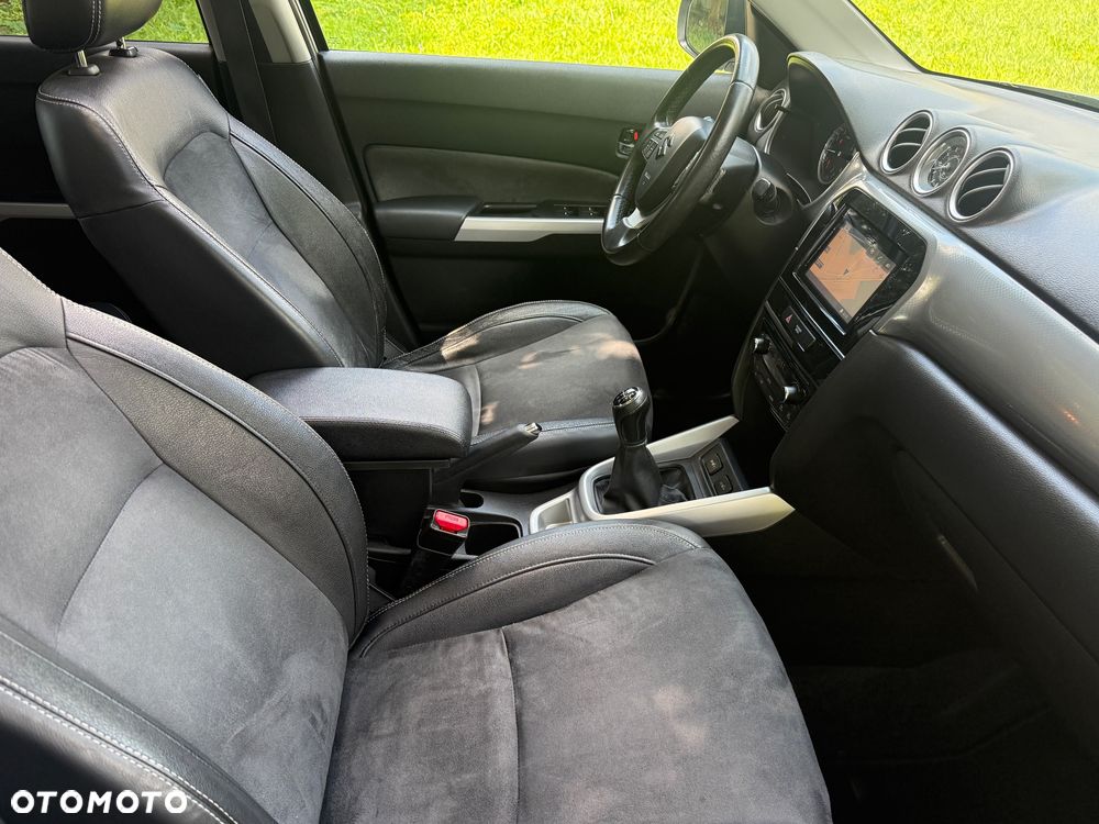 Suzuki Vitara 1.6 Premium 2WD - 23