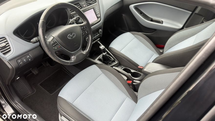 Hyundai i20 1.2 YES Gold - 9