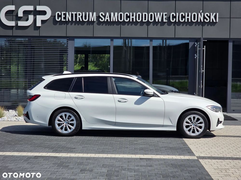 BMW Seria 3 318i Sport - 14