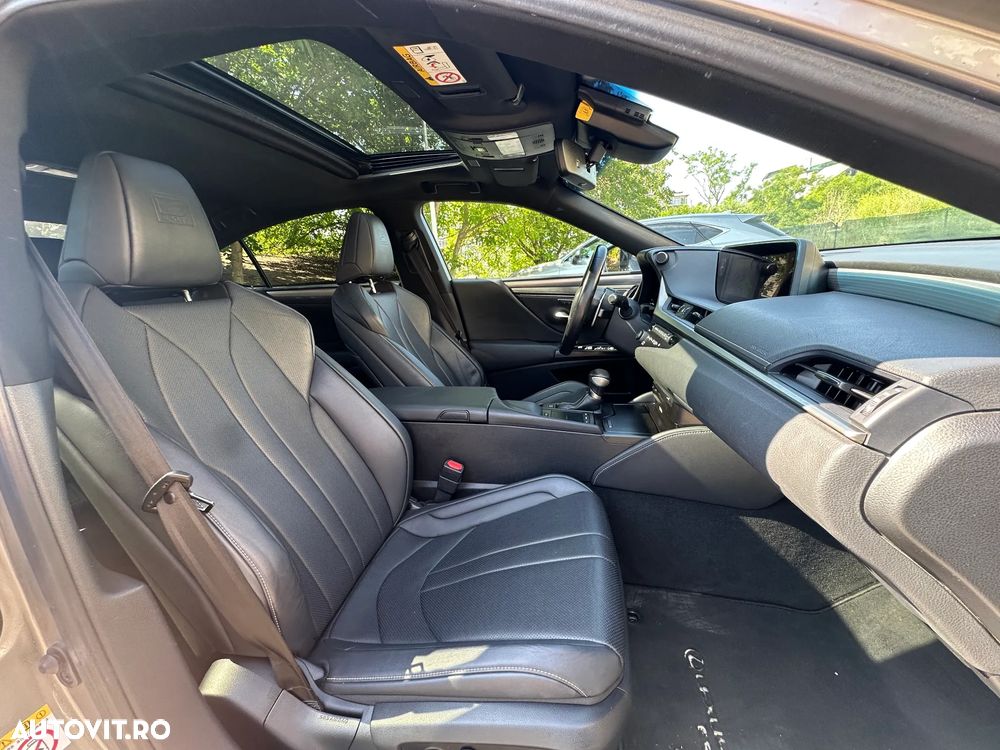 Lexus Seria ES 300h F Sport+ - 15