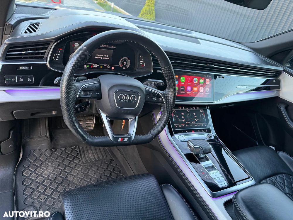Audi Q8 - 8