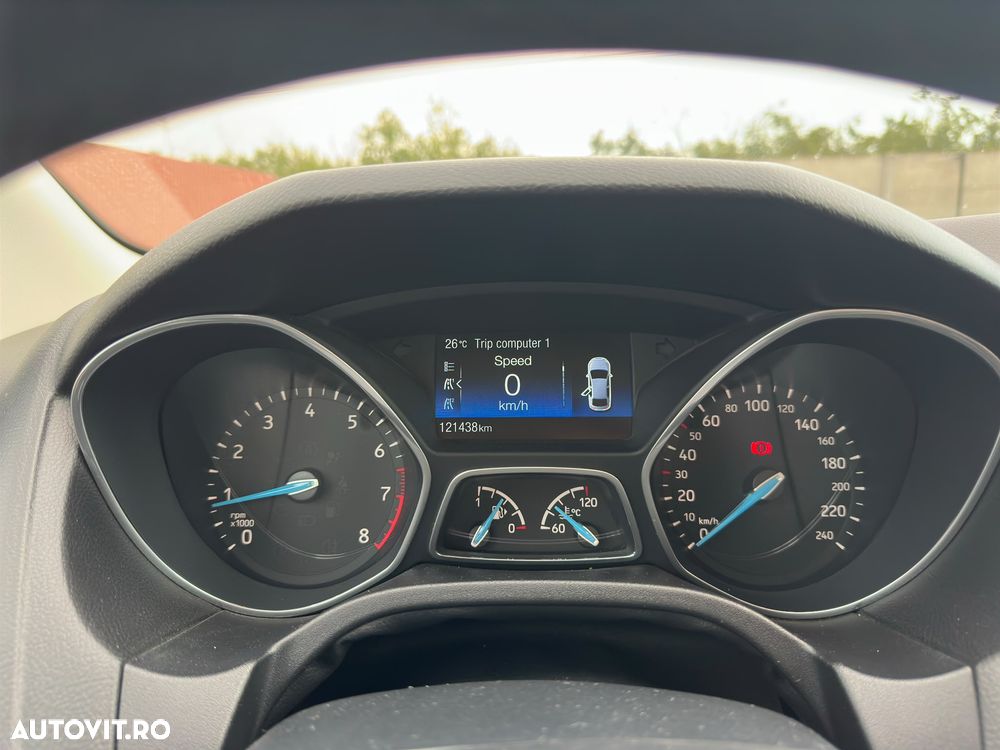 FORD Focus 2018 — imagine 8