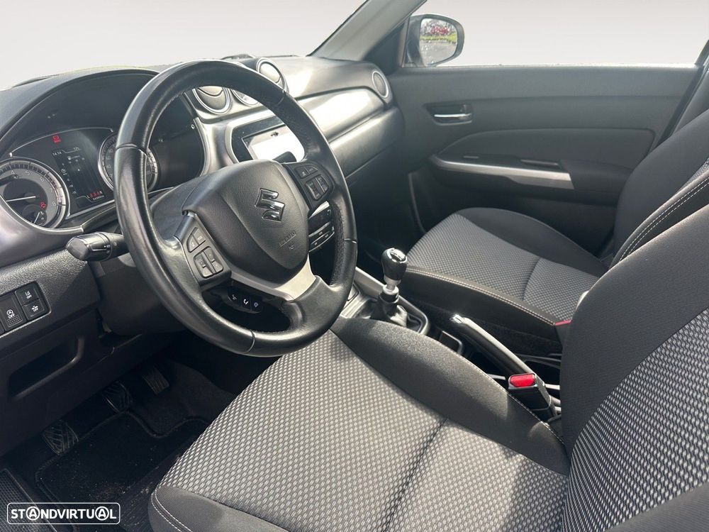 Suzuki Vitara 1.4T GLX Mild Hybrid - 9