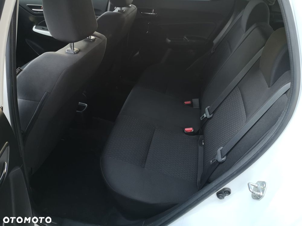 Suzuki Swift 1.2 Premium Plus - 26