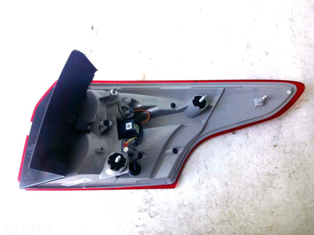 ford focus mk3 kombi lift lampa tył lewa nowa OM - 2